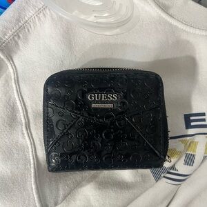 guess wallet